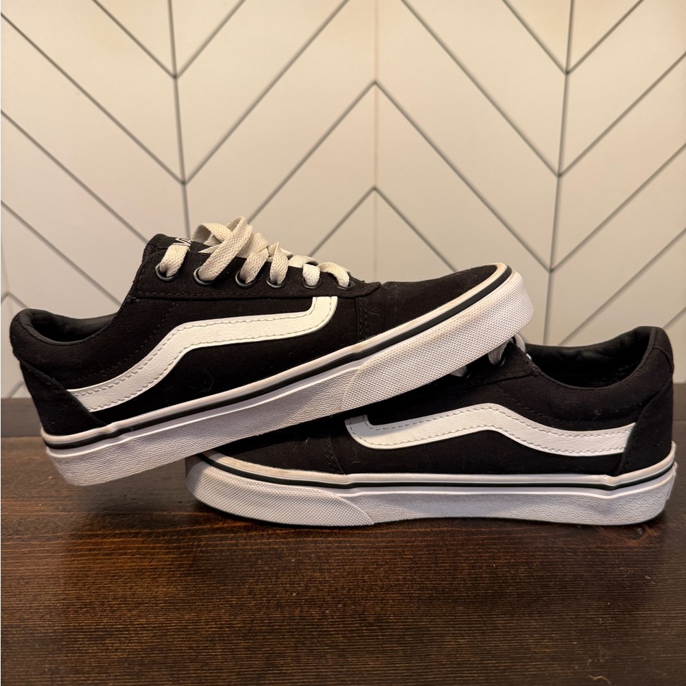 Vans Old Skool Classic Shoes Women’s size 6